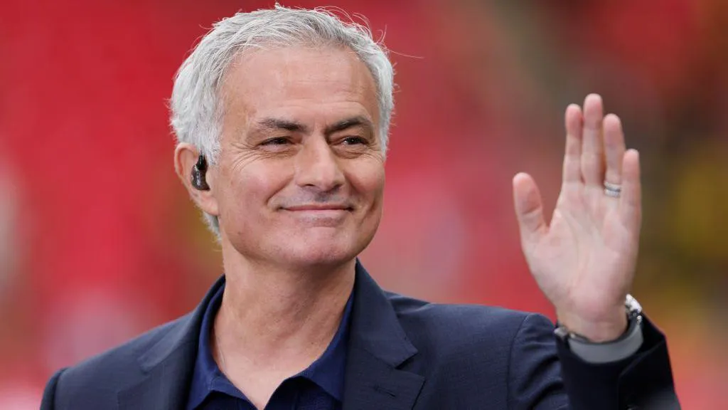 Who says no to this Portuguese giant? - Mourinho touches down for talks
